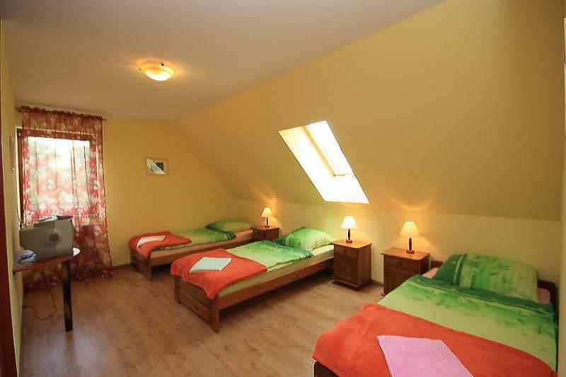 Karpnicka Struga W Dolinie Palacow I Ogrodow Jelenia Góra Kültér fotó